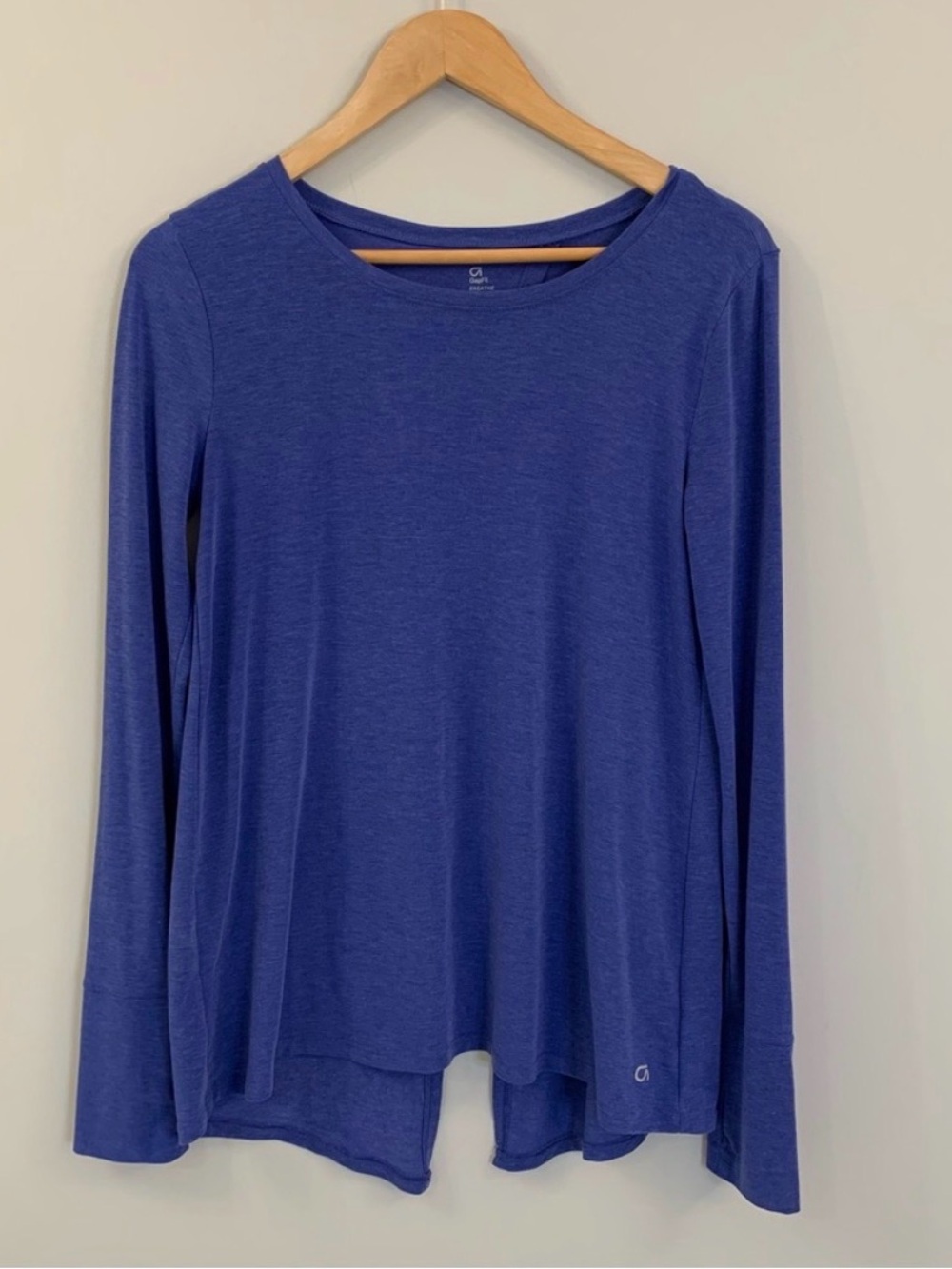 GapFit Breathe Open Back Long-Sleeve Top